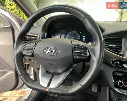 Сірий Хендай Ioniq, об'ємом двигуна 0 л та пробігом 33 тис. км за 13800 $, фото 32 на Automoto.ua