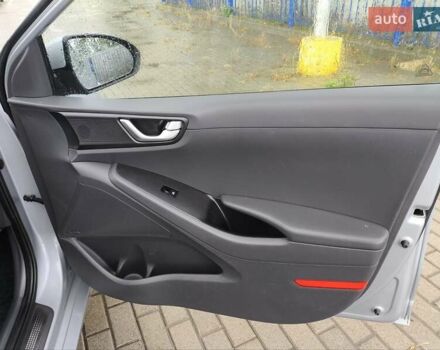 Сірий Хендай Ioniq, об'ємом двигуна 0 л та пробігом 110 тис. км за 11800 $, фото 43 на Automoto.ua