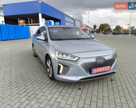 Сірий Хендай Ioniq, об'ємом двигуна 0 л та пробігом 106 тис. км за 12018 $, фото 4 на Automoto.ua