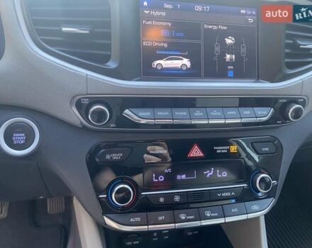 Серый Хендай Ioniq, объемом двигателя 1.58 л и пробегом 166 тыс. км за 14500 $, фото 11 на Automoto.ua