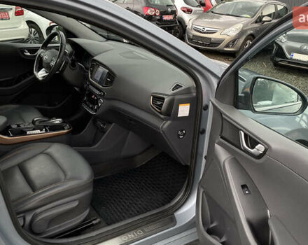Серый Хендай Ioniq, объемом двигателя 0 л и пробегом 135 тыс. км за 12999 $, фото 42 на Automoto.ua