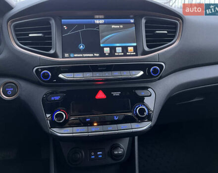 Сірий Хендай Ioniq, об'ємом двигуна 0 л та пробігом 135 тис. км за 12700 $, фото 10 на Automoto.ua