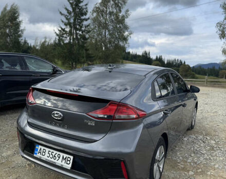 Серый Хендай Ioniq, объемом двигателя 1.58 л и пробегом 99 тыс. км за 15500 $, фото 2 на Automoto.ua