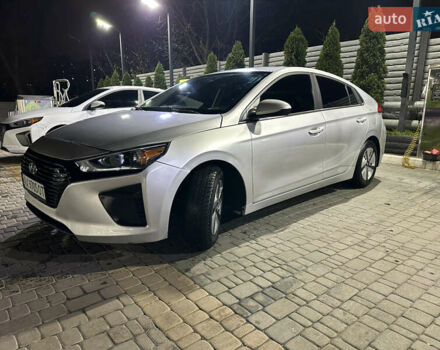 Сірий Хендай Ioniq, об'ємом двигуна 1.58 л та пробігом 174 тис. км за 11900 $, фото 5 на Automoto.ua
