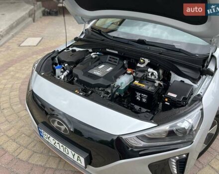 Серый Хендай Ioniq, объемом двигателя 0 л и пробегом 111 тыс. км за 13850 $, фото 61 на Automoto.ua