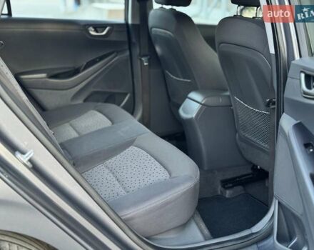 Сірий Хендай Ioniq, об'ємом двигуна 0 л та пробігом 81 тис. км за 12499 $, фото 81 на Automoto.ua