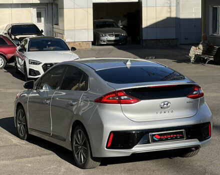 Сірий Хендай Ioniq, об'ємом двигуна 1.58 л та пробігом 134 тис. км за 15900 $, фото 12 на Automoto.ua