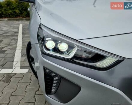 Серый Хендай Ioniq, объемом двигателя 0 л и пробегом 137 тыс. км за 12950 $, фото 6 на Automoto.ua