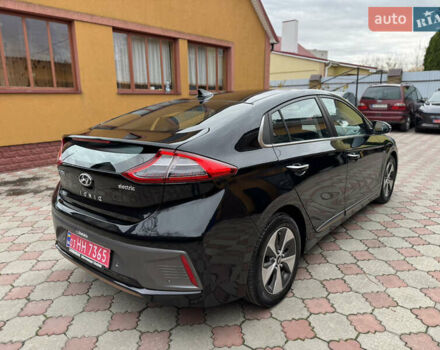 Серый Хендай Ioniq, объемом двигателя 0 л и пробегом 107 тыс. км за 12499 $, фото 5 на Automoto.ua