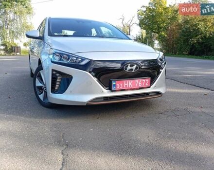 Серый Хендай Ioniq, объемом двигателя 0 л и пробегом 90 тыс. км за 13900 $, фото 38 на Automoto.ua