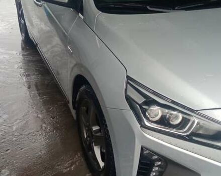 Сірий Хендай Ioniq, об'ємом двигуна 0 л та пробігом 120 тис. км за 13000 $, фото 10 на Automoto.ua