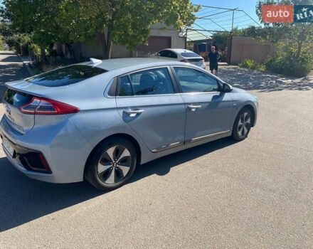 Сірий Хендай Ioniq, об'ємом двигуна 0 л та пробігом 150 тис. км за 13500 $, фото 4 на Automoto.ua