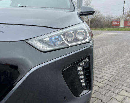 Серый Хендай Ioniq, объемом двигателя 0 л и пробегом 86 тыс. км за 13500 $, фото 7 на Automoto.ua