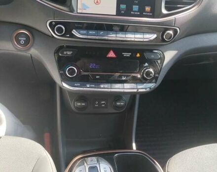 Сірий Хендай Ioniq, об'ємом двигуна 0 л та пробігом 148 тис. км за 11500 $, фото 4 на Automoto.ua