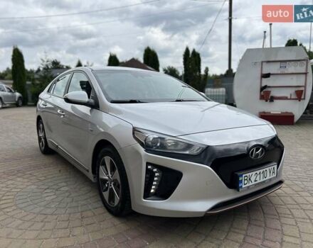 Серый Хендай Ioniq, объемом двигателя 0 л и пробегом 111 тыс. км за 13850 $, фото 7 на Automoto.ua