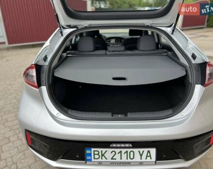 Серый Хендай Ioniq, объемом двигателя 0 л и пробегом 111 тыс. км за 13850 $, фото 49 на Automoto.ua