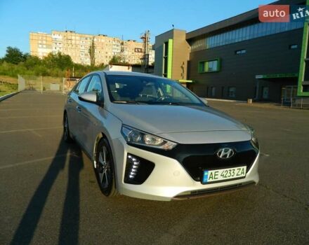 Сірий Хендай Ioniq, об'ємом двигуна 0 л та пробігом 91 тис. км за 13300 $, фото 2 на Automoto.ua