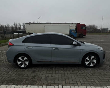 Сірий Хендай Ioniq, об'ємом двигуна 0 л та пробігом 166 тис. км за 11300 $, фото 5 на Automoto.ua
