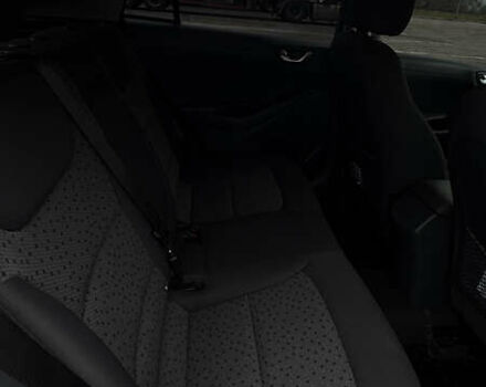 Сірий Хендай Ioniq, об'ємом двигуна 0 л та пробігом 166 тис. км за 11300 $, фото 18 на Automoto.ua