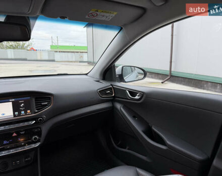 Серый Хендай Ioniq, объемом двигателя 0 л и пробегом 87 тыс. км за 13500 $, фото 13 на Automoto.ua
