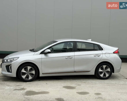Серый Хендай Ioniq, объемом двигателя 0 л и пробегом 87 тыс. км за 13500 $, фото 7 на Automoto.ua