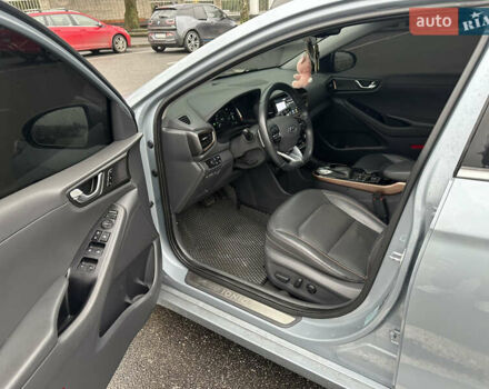 Сірий Хендай Ioniq, об'ємом двигуна 0 л та пробігом 148 тис. км за 13600 $, фото 11 на Automoto.ua