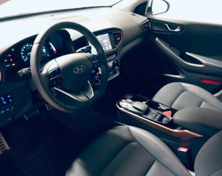 Сірий Хендай Ioniq, об'ємом двигуна 0 л та пробігом 93 тис. км за 13100 $, фото 7 на Automoto.ua