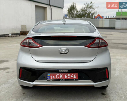 Серый Хендай Ioniq, объемом двигателя 0 л и пробегом 87 тыс. км за 13500 $, фото 5 на Automoto.ua