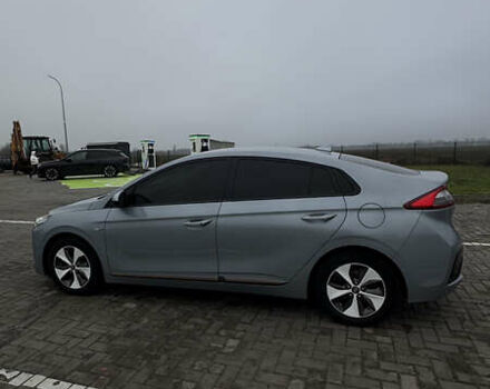 Сірий Хендай Ioniq, об'ємом двигуна 0 л та пробігом 166 тис. км за 11300 $, фото 4 на Automoto.ua
