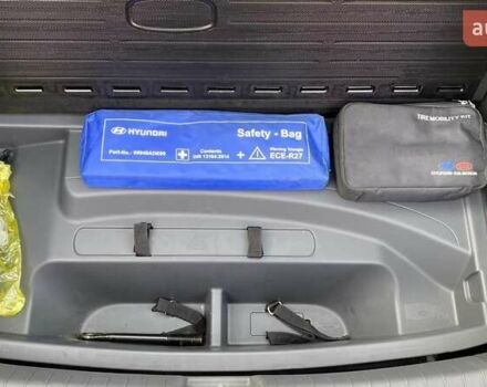 Серый Хендай Ioniq, объемом двигателя 0 л и пробегом 108 тыс. км за 13700 $, фото 14 на Automoto.ua