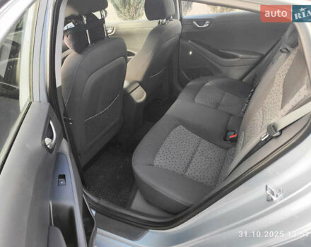 Хендай Ioniq 2018 в Полтаве на Automoto.ua Серый Хендай Ioniq, объемом двигателя 0 л и пробегом 114 тыс. км за 15100 $, фото 16 на Automoto.ua