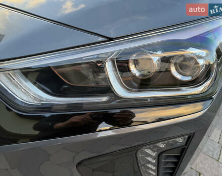 Серый Хендай Ioniq, объемом двигателя 0 л и пробегом 109 тыс. км за 13899 $, фото 47 на Automoto.ua