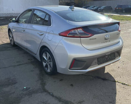 Сірий Хендай Ioniq, об'ємом двигуна 0 л та пробігом 121 тис. км за 12800 $, фото 2 на Automoto.ua