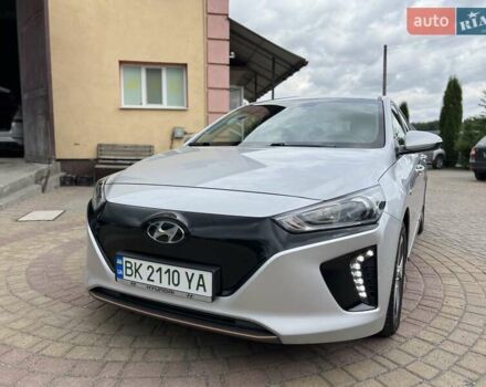 Серый Хендай Ioniq, объемом двигателя 0 л и пробегом 111 тыс. км за 13850 $, фото 2 на Automoto.ua
