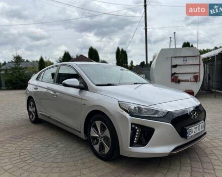 Серый Хендай Ioniq, объемом двигателя 0 л и пробегом 111 тыс. км за 13850 $, фото 9 на Automoto.ua
