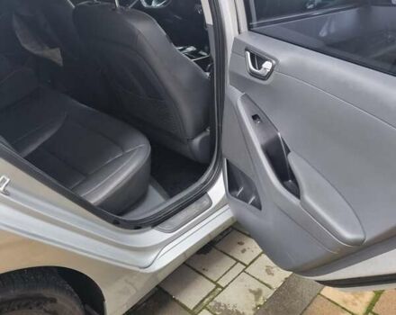 Хендай Ioniq 2018 в Виннице на Automoto.ua Серый Хендай Ioniq, объемом двигателя 0 л и пробегом 93 тыс. км за 15300 $, фото 2 на Automoto.ua