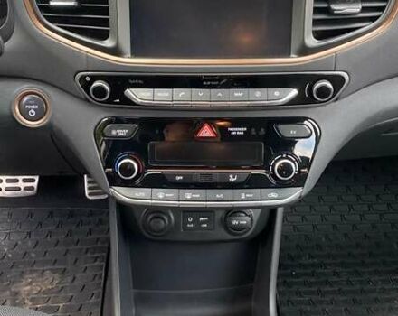 Серый Хендай Ioniq, объемом двигателя 0 л и пробегом 108 тыс. км за 13700 $, фото 22 на Automoto.ua