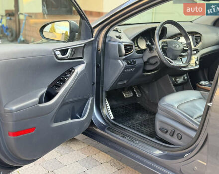 Серый Хендай Ioniq, объемом двигателя 0 л и пробегом 109 тыс. км за 13899 $, фото 18 на Automoto.ua