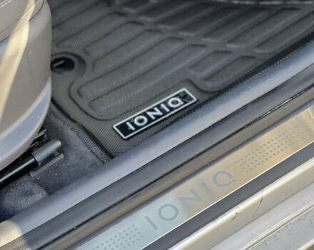 Сірий Хендай Ioniq, об'ємом двигуна 1.58 л та пробігом 134 тис. км за 15900 $, фото 22 на Automoto.ua