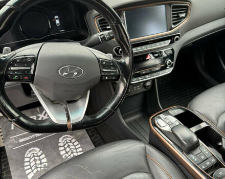 Серый Хендай Ioniq, объемом двигателя 0 л и пробегом 117 тыс. км за 13450 $, фото 15 на Automoto.ua