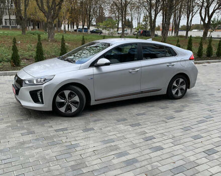 Серый Хендай Ioniq, объемом двигателя 0 л и пробегом 123 тыс. км за 13500 $, фото 2 на Automoto.ua