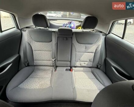Серый Хендай Ioniq, объемом двигателя 0 л и пробегом 109 тыс. км за 14000 $, фото 16 на Automoto.ua
