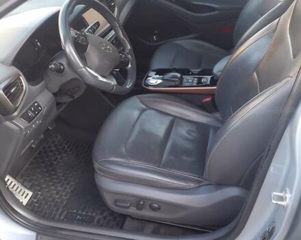 Сірий Хендай Ioniq, об'ємом двигуна 0 л та пробігом 250 тис. км за 12200 $, фото 13 на Automoto.ua