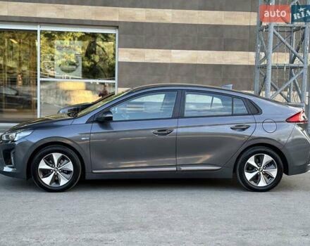 Сірий Хендай Ioniq, об'ємом двигуна 0 л та пробігом 81 тис. км за 12499 $, фото 23 на Automoto.ua