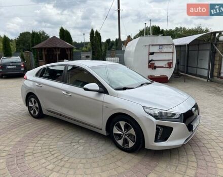 Серый Хендай Ioniq, объемом двигателя 0 л и пробегом 111 тыс. км за 13850 $, фото 12 на Automoto.ua