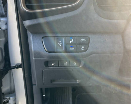 Сірий Хендай Ioniq, об'ємом двигуна 0 л та пробігом 121 тис. км за 12800 $, фото 18 на Automoto.ua