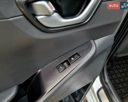 Серый Хендай Ioniq, объемом двигателя 0 л и пробегом 137 тыс. км за 12950 $, фото 24 на Automoto.ua