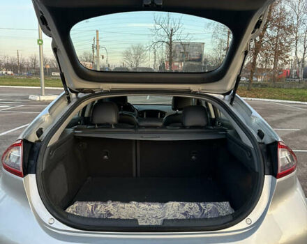 Серый Хендай Ioniq, объемом двигателя 0 л и пробегом 100 тыс. км за 13500 $, фото 6 на Automoto.ua