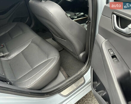 Сірий Хендай Ioniq, об'ємом двигуна 0 л та пробігом 148 тис. км за 13600 $, фото 20 на Automoto.ua