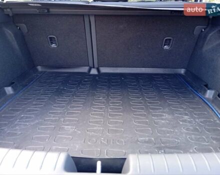 Серый Хендай Ioniq, объемом двигателя 0 л и пробегом 90 тыс. км за 13900 $, фото 37 на Automoto.ua